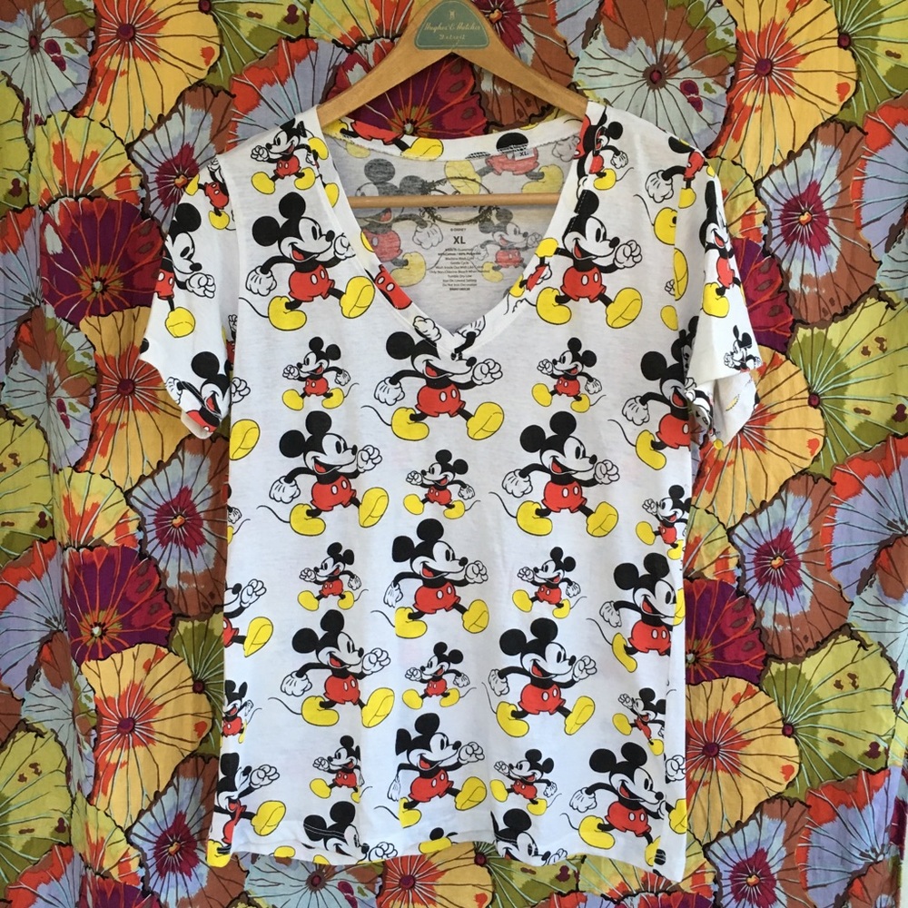 Mickey Mouse all over print tee - like new